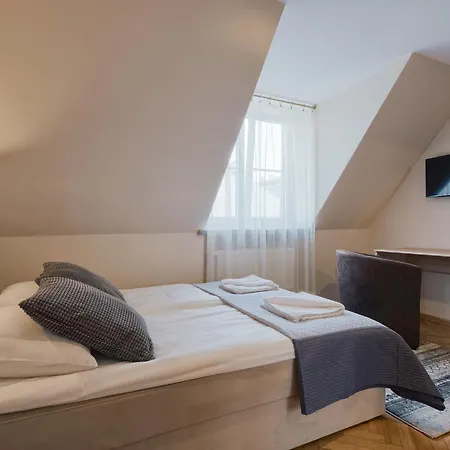 Around Market Square Apartment Krakau