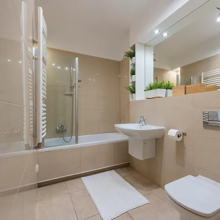 Around Market Square Apartment Krakau