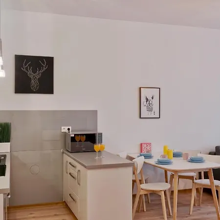 Around Market Square Apartment *